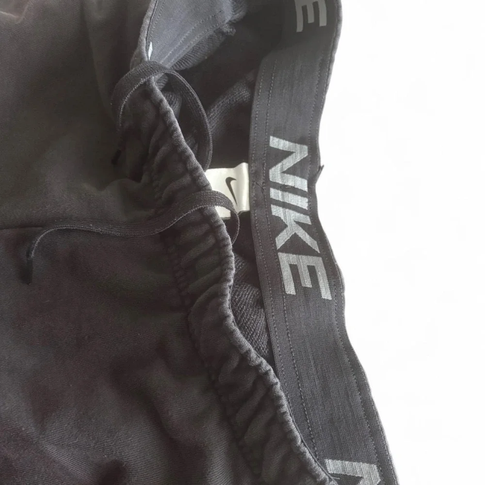 Nike Dri-FIT Black Sweatpants Men's Large Logo Waistband Joggers